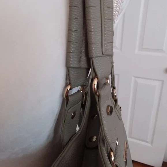 BCBG Paris Grey Pebbled Leather Shoulder Bag - Picture 5 of 11